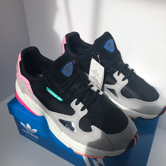 BRAND NEW IN BOX ADIDAS Falcon women’s 9 - Picture 2 of 5